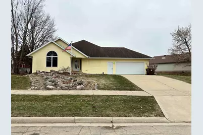 734 S Canterbury, Freeport, IL 61032 - Photo 1