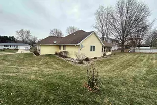 734 S Canterbury, Freeport, IL 61032 - Photo 5