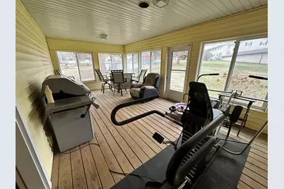 734 S Canterbury, Freeport, IL 61032 - Photo 15