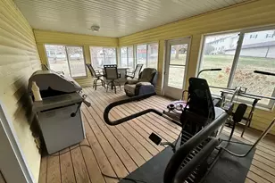 734 S Canterbury, Freeport, IL 61032 - Photo 15