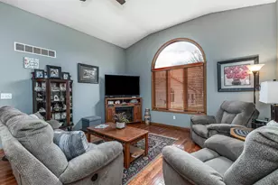 825 Shadow Bluff Dr, Galena, IL 61036 - Photo 3