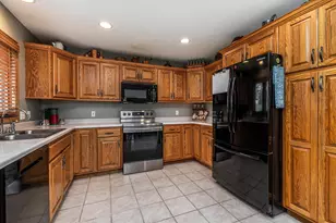 825 Shadow Bluff Dr, Galena, IL 61036 - Photo 9