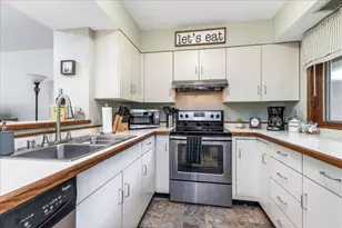 B2 Long Bay Point Dr, Galena, IL 61036 - Photo 3