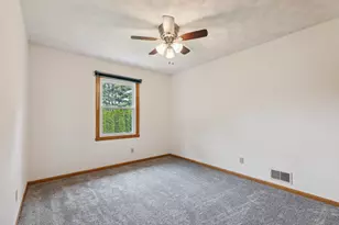 307 Shelden Dr, Winnebago, IL 61088 - Photo 15