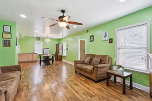 323 Tay St, Rockford, IL 61102 - Photo 9