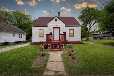 323 Tay Street, Rockford, IL 61102 - Photo 1