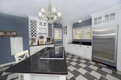 2221 Twin Oak Rd, Peru, IL 61354 - Photo 11