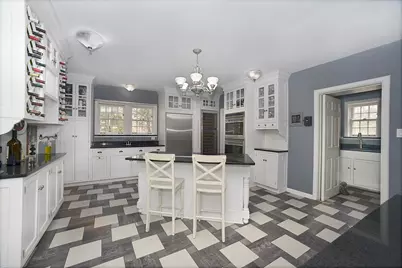 2221 Twin Oak Rd, Peru, IL 61354 - Photo 9