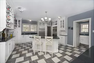 2221 Twin Oak Rd, Peru, IL 61354 - Photo 9