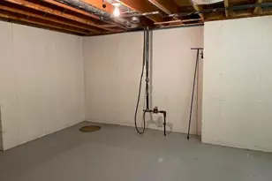 1911 Mustang Ct, Freeport, IL 61032 - Photo 11