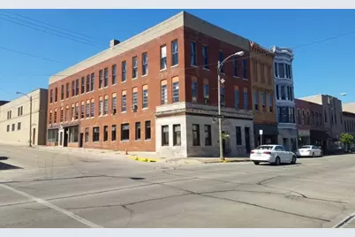 28 W Main Suite 2, Freeport, IL 61032 - Photo 1