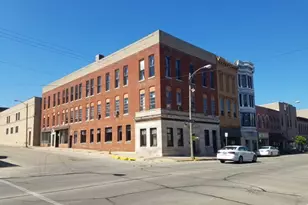 28 W Main Suite 2, Freeport, IL 61032 - Photo 1