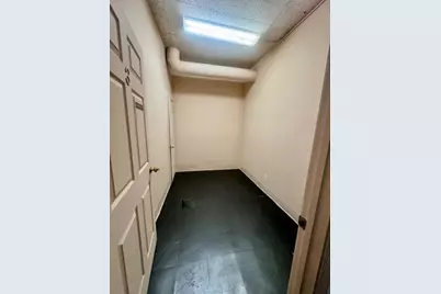 9 N Van Buren, Freeport, IL 61032 - Photo 9