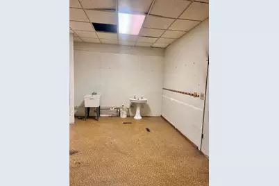 220 W Stephenson, Freeport, IL 61032 - Photo 3