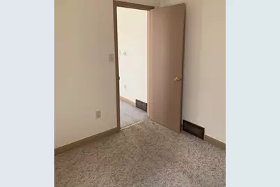 309 W Pleasant, Freeport, IL 61032 - Photo 9