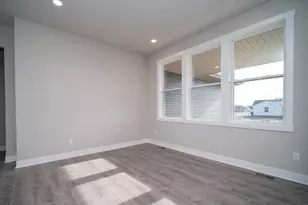 653 Yosemite Ave, Roscoe, IL 61073 - Photo 9