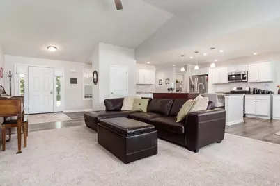 779 Boz Way, Belvidere, IL 61008 - Photo 9