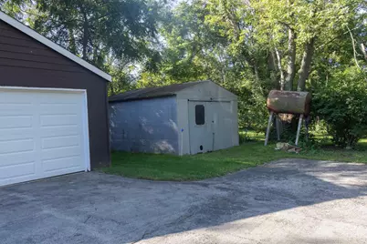 10520 Cemetery Road, Pecatonica, IL 61063 - Photo 15