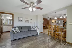 2472 W Red Oak Rd, Freeport, IL 61032 - Photo 9