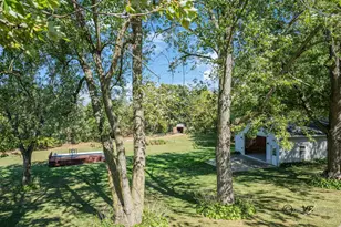 2472 W Red Oak Rd, Freeport, IL 61032 - Photo 31