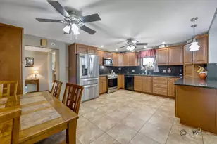 2472 W Red Oak Rd, Freeport, IL 61032 - Photo 7