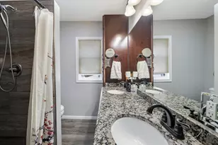 2472 W Red Oak Rd, Freeport, IL 61032 - Photo 15