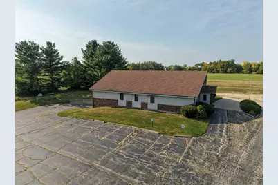 2810 W Pearl City Road, Freeport, IL 61032 - Photo 11