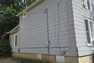 328 W Douglas, Freeport, IL 61032 - Photo 3