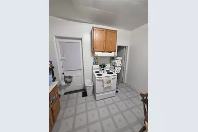 328 W Douglas, Freeport, IL 61032 - Photo 7
