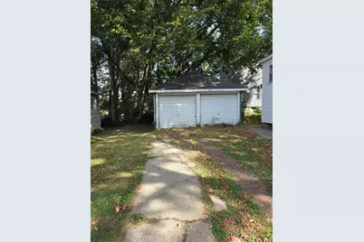328 W Douglas, Freeport, IL 61032 - Photo 5