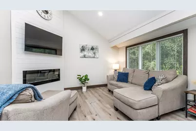 11 Farmstead Drive, Galena, IL 61036 - Photo 3