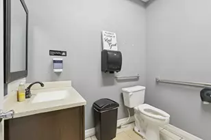 522 S State St, Belvidere, IL 61008 - Photo 29