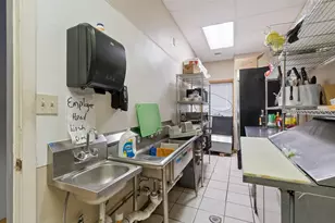 522 S State St, Belvidere, IL 61008 - Photo 23