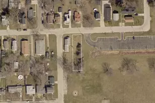 711 E Pearl Ave, Loves Park, IL 61111 - Photo 1