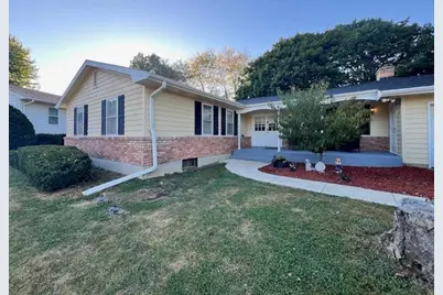 1308 Empire Ct, Freeport, IL 61032 - Photo 3