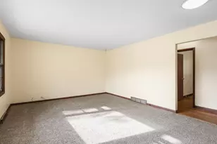 229-239 Flintridge Dr, Rockford, IL 61107 - Photo 5