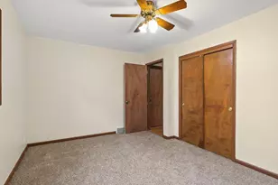 229-239 Flintridge Dr, Rockford, IL 61107 - Photo 11