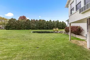 7801 Hawks View Dr, Machesney Park, IL 61115 - Photo 21