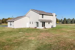 710 Otter Creek Dr, Milledgeville, IL 61051 - Photo 5