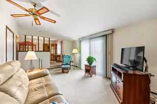 295 Forestcliff Ct, Lake Summerset, IL 61019 - Photo 9