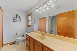 8099 Clearview Dr, Rockford, IL 61102 - Photo 15