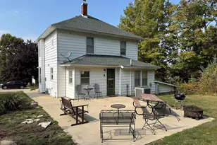 410 S Carroll St, Mount Carroll, IL 61053 - Photo 3