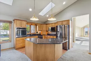 97 Highcrest Ct, Shannon, IL 61078 - Photo 19