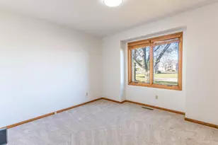 5269 Windsor Rd, Loves Park, IL 61111 - Photo 9