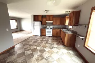 498 Park Ave, Belvidere, IL 61008 - Photo 5