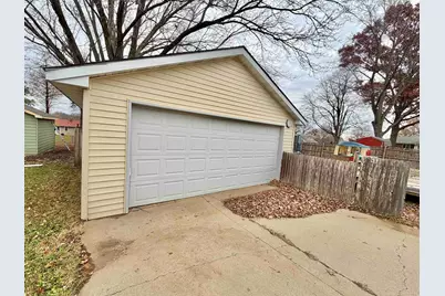 322 E 10th Street, Pecatonica, IL 61063 - Photo 21