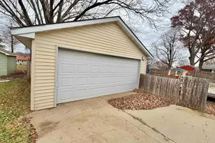 322 E 10th St, Pecatonica, IL 61063 - Photo 21