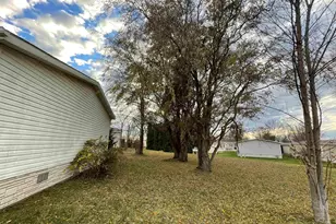 562 Seasons Pkwy, Belvidere, IL 61008 - Photo 15