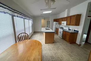 562 Seasons Pkwy, Belvidere, IL 61008 - Photo 3