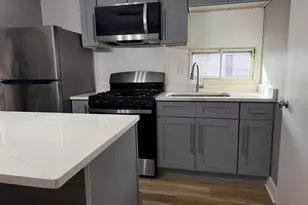 303 Lorraine Dr, Freeport, IL 61032 - Photo 9